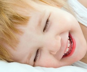 Sweet-cute-baby-smile_1920x1080